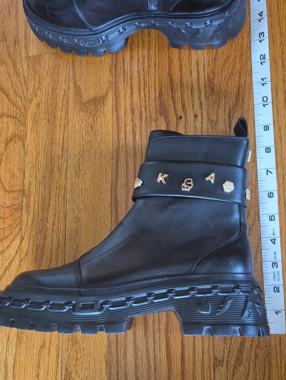 NWOT KARL LAGERFELD Women's Latisha Lug Sole Chelsea Boot With Pins,size 7 NWOB